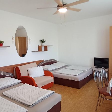 Afrodita Hotel Sturovo Ngoại thất bức ảnh