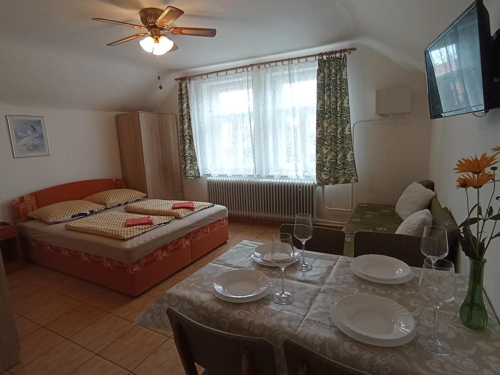 Afrodita Hotel Sturovo Ngoại thất bức ảnh