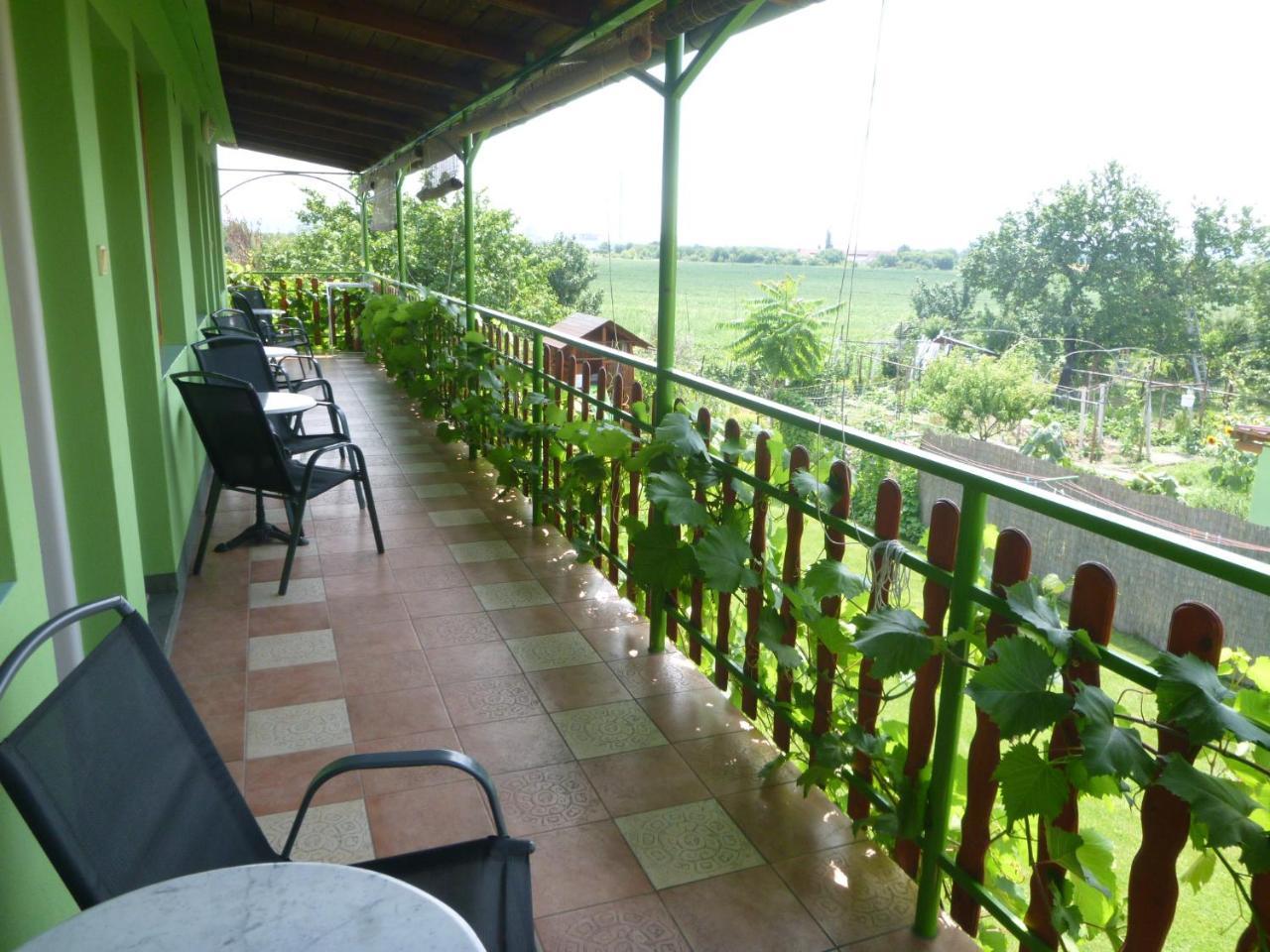 Afrodita Hotel Sturovo Ngoại thất bức ảnh